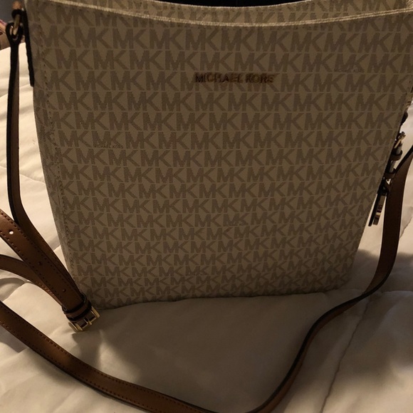 MK purses - Picture 1 of 1